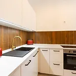 King\'S Comfort - Superb Modern Style Apartment At Gozsdu Garden