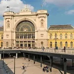 Keleti Palyaudvar Train Station-Home