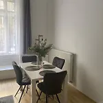 Blue Danube Apartment Downtown With Free Parking