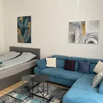 Blue Danube Apartment Downtown With Free Parking