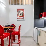 Little Cola Apartment In Dohany Street With Ac