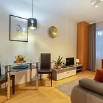 Lotus Apartments Gozsdu