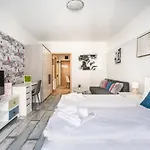 Blue Sky Apartment