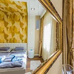 Chain Bridge Studio Apartment