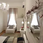 Vintage Apartment At Basilica