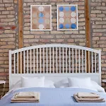 Elizabeth Boulevard Apartment