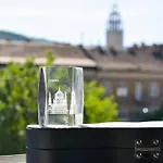 Renovated Stylish Flat At The Castle&Metro