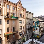 Blue Sky Apartment