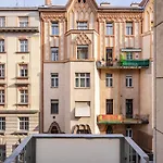 Blue Sky Apartment