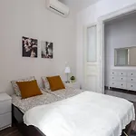 Vintage Downtown Home By Izabell