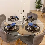 Stylish Luxury Apartment By Anna