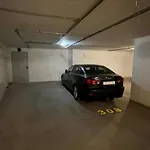 The Prince\'S Neighbour Apartment Budapest With Free Garage