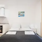 Oaks Studio With Balcony
