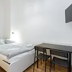 Nepszinhaz 16 Tiny Studios