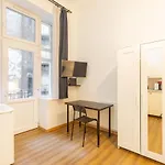 Nepszinhaz 16 Tiny Studios