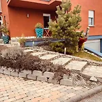 Rosehill Garden Family Villa With A Great Budapest View