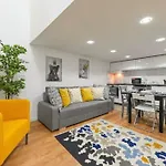 2 Bedroom Flat In Damjanich Str., Hirsch