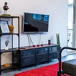 Free Parking - Downtown Location, Balcony & Nespresso