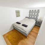 2 Bedroom Flat In Damjanich Str., Hirsch