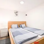 2 Bedroom Flat In Nyar Str., Boutique