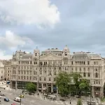 Central Aparment At The Doorstep Of Vaci Street