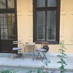 Central Apartment Kiraly Street