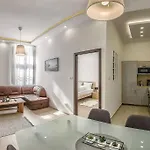 Szechenyi Renovated 2Br At Danube River