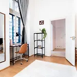 Sunshine Apartment - With Garage