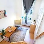 Sunshine Apartment - With Garage