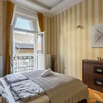 Luxury Downtown Home By Anna