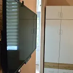 Luxe For Less Apartments
