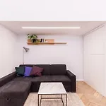 Eszter\'S Lovely Downtown Apartment