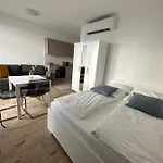 A 212, Apartments In The Heart Of Budapest