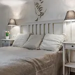Sleek Minimalist Studio At Inner City