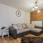 Charming Central Residence By Newave Apartments