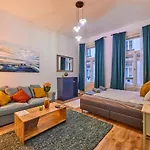 Uhu\'S Golden Soho Residence