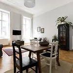 King Rustik & Central Apartment