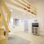 Cosy Two Bedroom Flat In Josika Street, Paprika