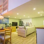 Cosy 2 Bedroom Flat In Akacfa St., Sol