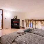 Cozy 3 Bedrooms In 7St Districht