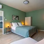 Sunny New Luxurious Home At The Jewish District