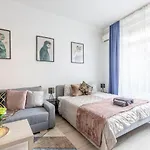 Deluxe Quentin Apartment Next To The Synagogue