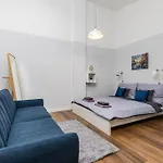 Venus Apartments - Opera II