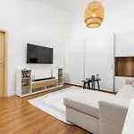 Venus Apartments - Opera II