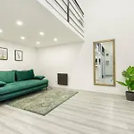 E39 Eoetvoes Apartment
