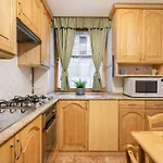 Cozy 3 Bedrooms In 7St Districht