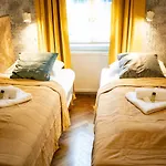 Free Parking Chain Bridge Home 4Ppl, 2Bdrm, Wifi, Smart Tv, Ac