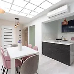 Luxurious Karoly Apartment In The Heart Of Budapest