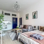 Deluxe Quentin Apartment Next To The Synagogue