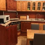 Szenes-House Apartman